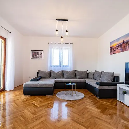 Mari Apartamento *