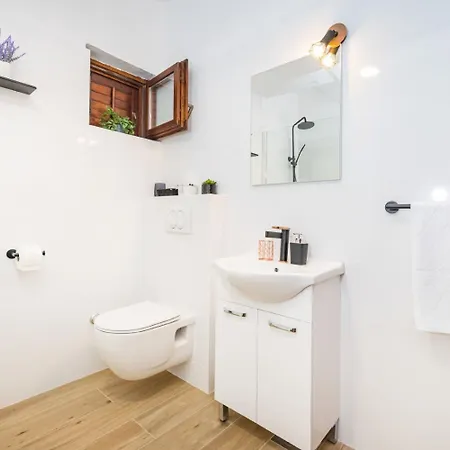 Mari Novigrad (Dalmatia)