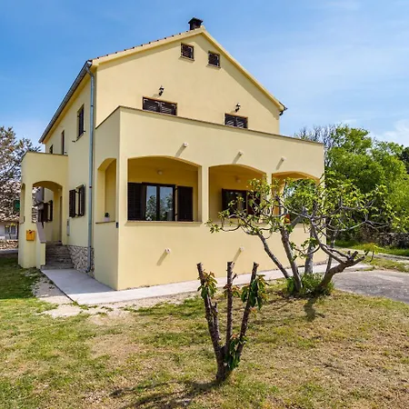 Apartamento Mari *