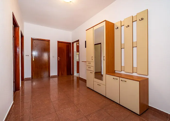 Mari * Novigrad (Dalmatia)